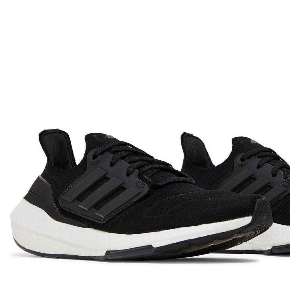 Adidas Womens 8.5 US UltraBoost 22 Ultra Boost Black White GX5591 40 2/3 EUR